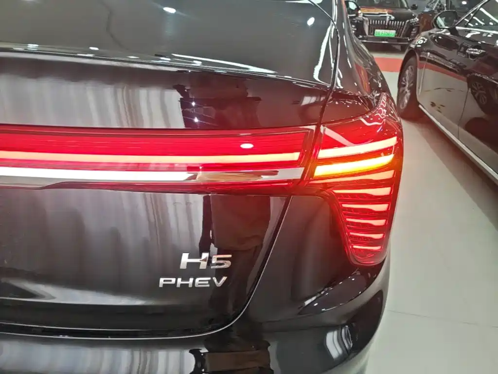 Hongqi Hongqi H5 PHEV — миниатюра 8