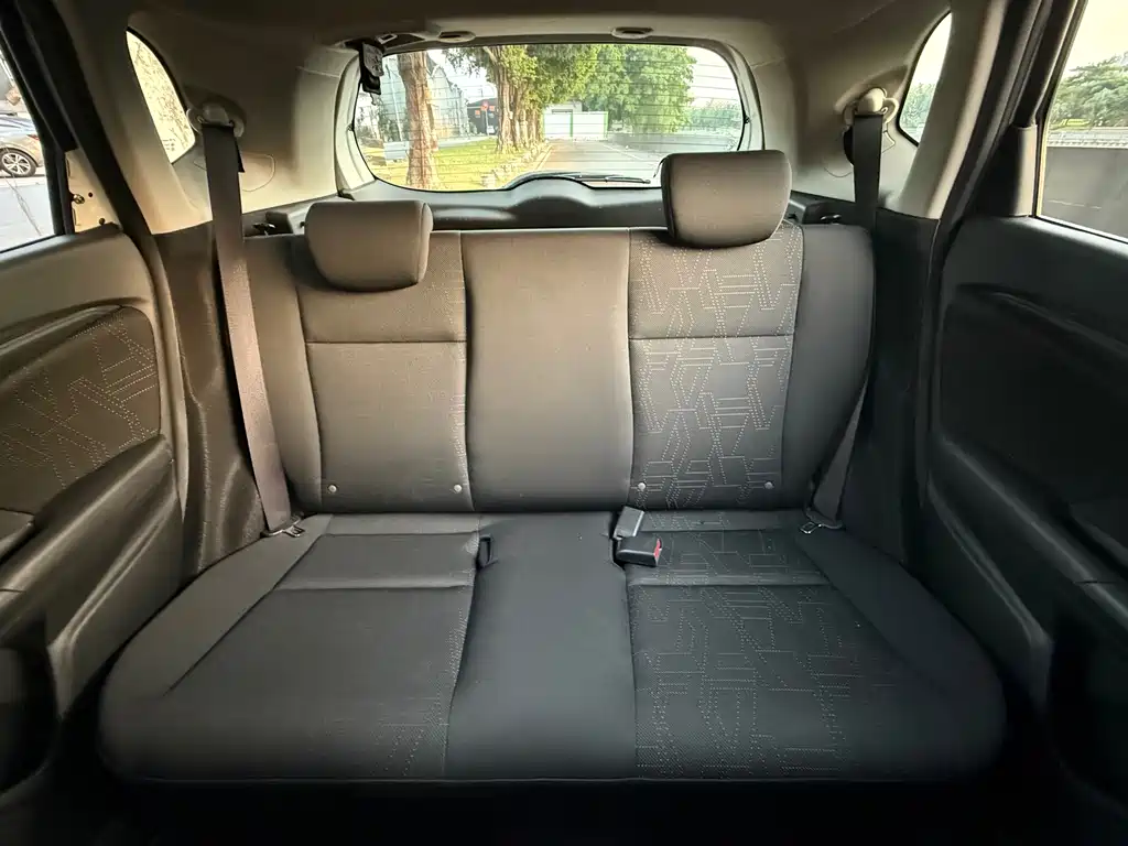 Honda Fit — миниатюра 10