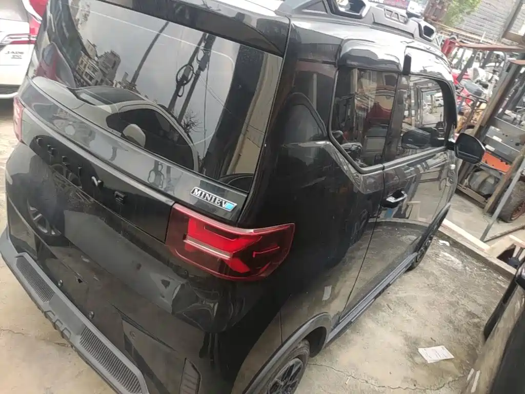Wuling MINIEV — миниатюра 5