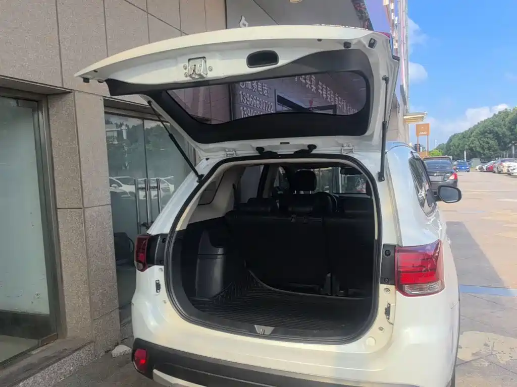 Mitsubishi Outlander — миниатюра 19