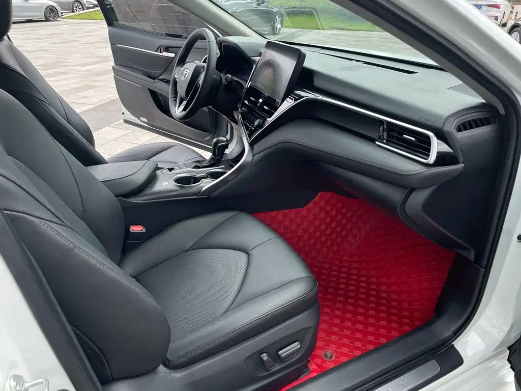 Toyota Camry — миниатюра 13