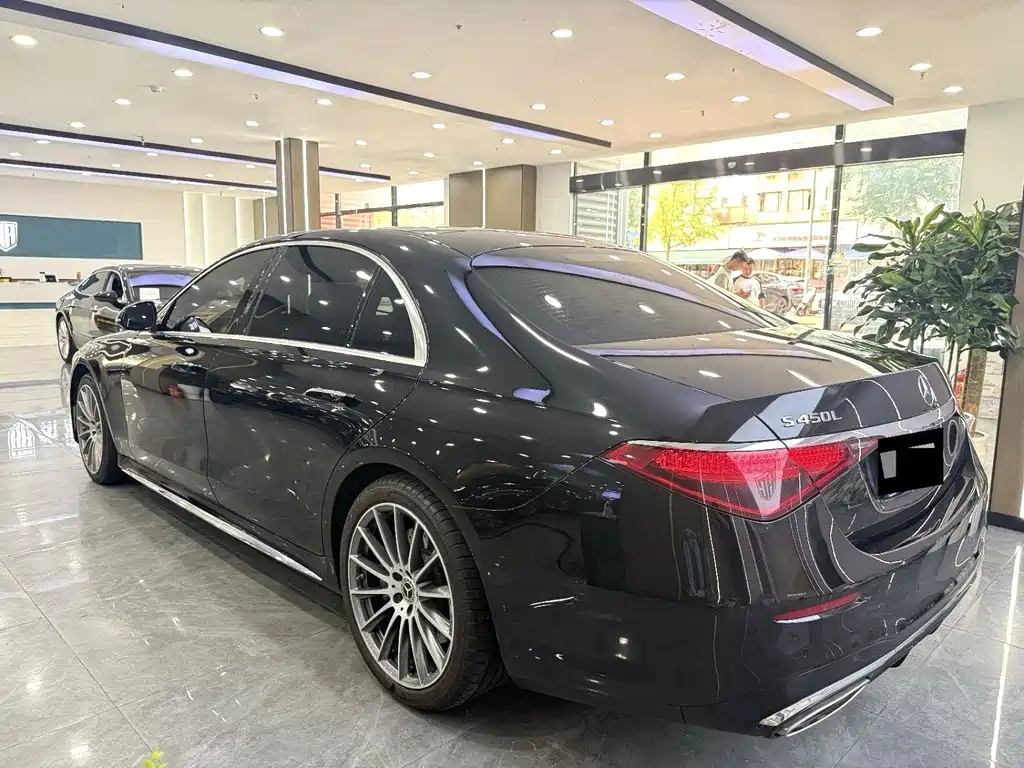 Mercedes-Benz S-Class — миниатюра 13