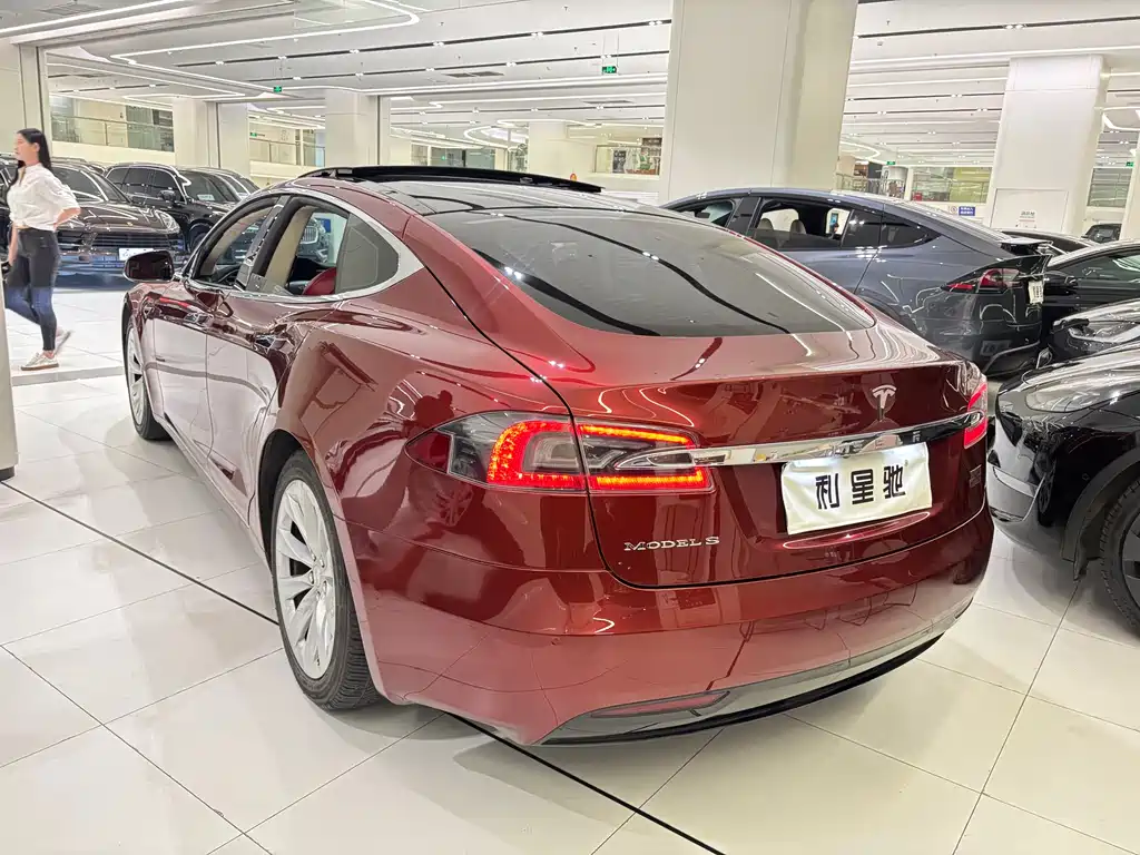 TESLA MODEL S