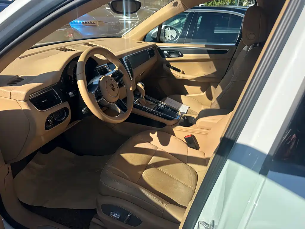 Porsche Macan — миниатюра 4
