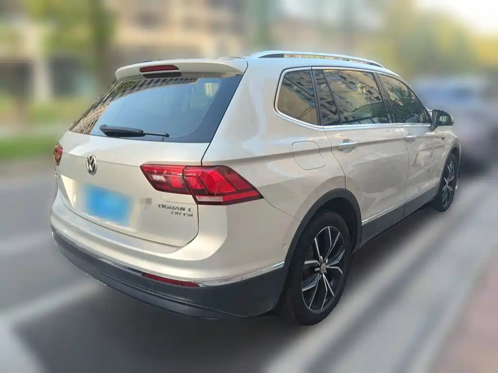 Volkswagen Tiguan L — миниатюра 6