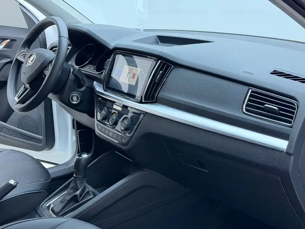 Skoda Kamiq — миниатюра 17