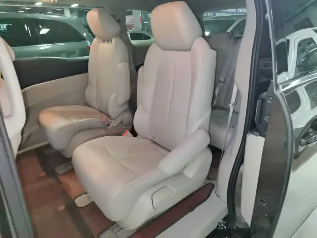 Buick GL8 — миниатюра 17