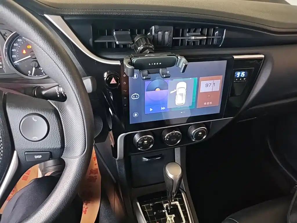 Toyota Corolla — миниатюра 13