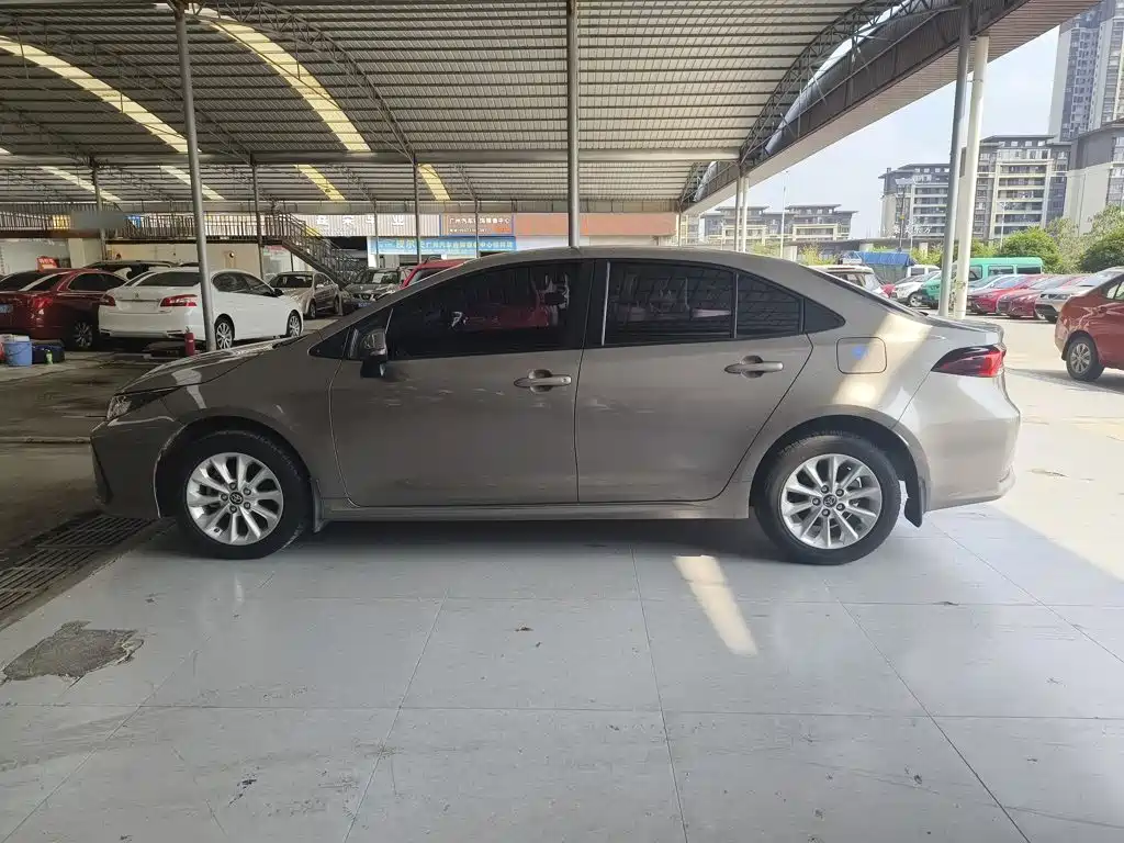 Toyota Corolla — миниатюра 10