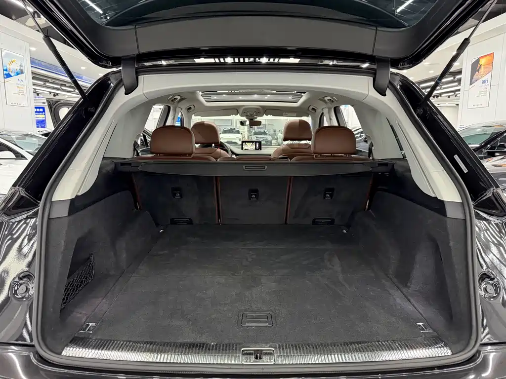 Audi Q7 — миниатюра 14