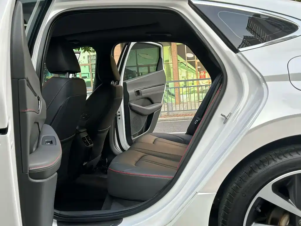 Hyundai Sonata — миниатюра 9