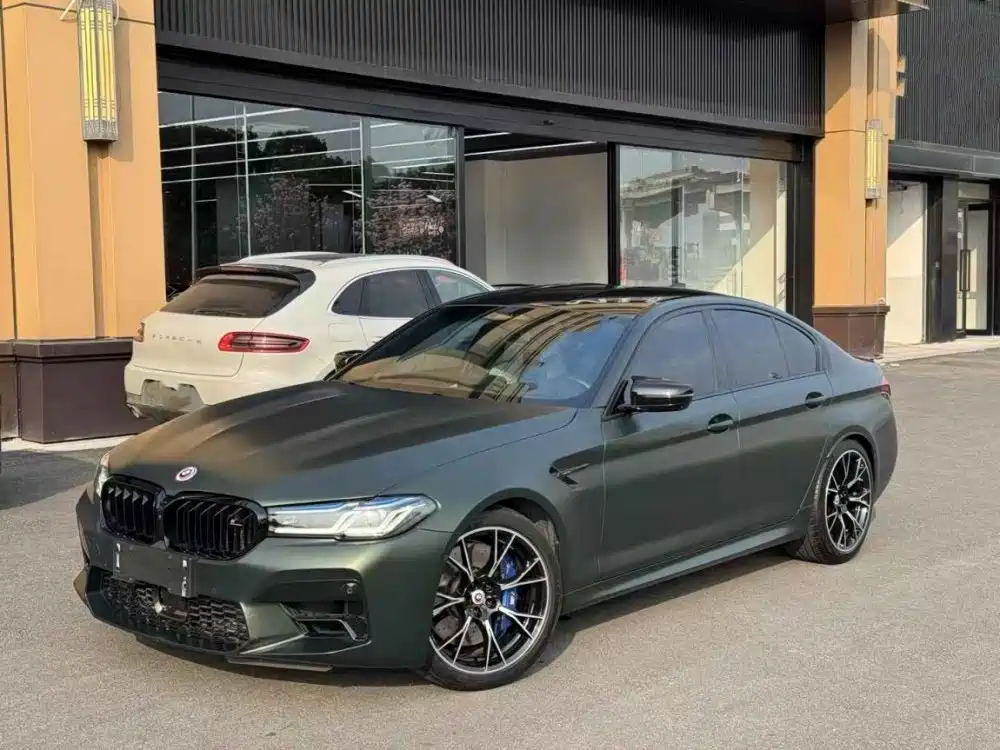 BMW  M5