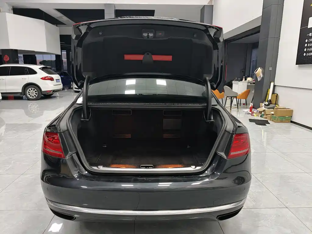 Audi A8 — миниатюра 10