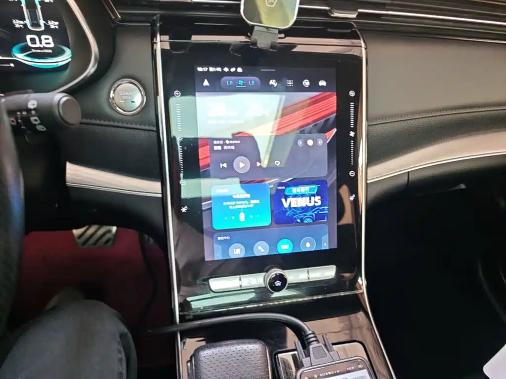 Roewe RX5 MAX — миниатюра 13