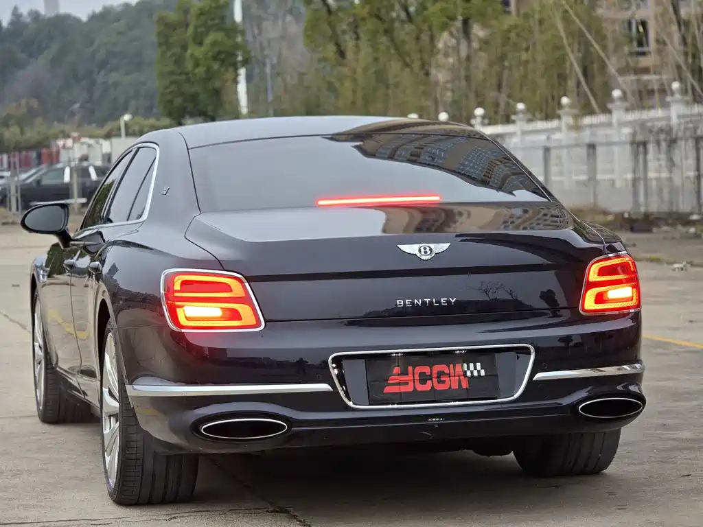 Bentley Flying Spur — миниатюра 19