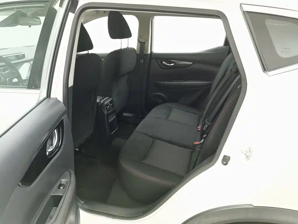 Nissan Qashqai — миниатюра 15