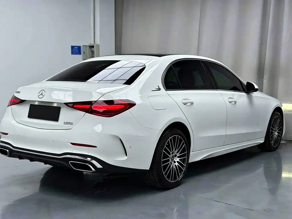 Mercedes-Benz C-Class — миниатюра 13
