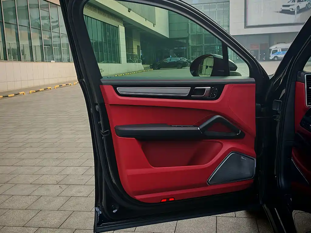 PORSCHE CAYENNE NEW ENERGY