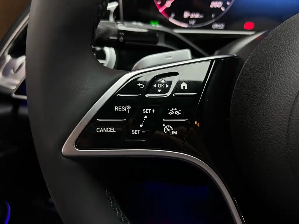 Mercedes-Benz E-Class — миниатюра 20