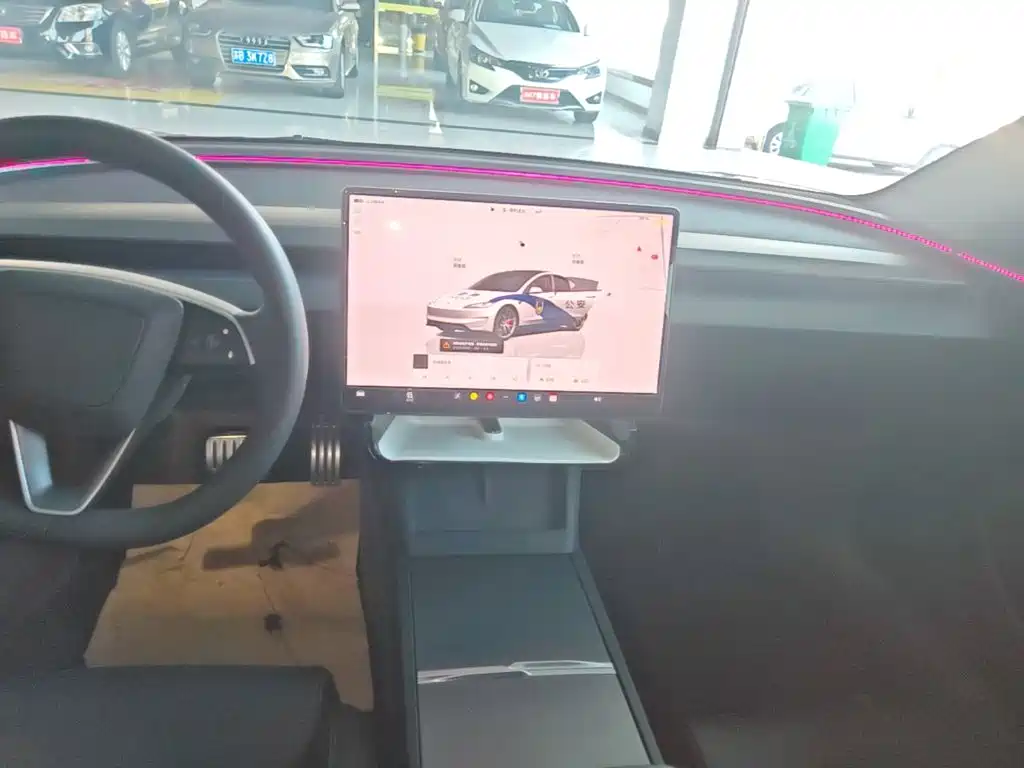 Tesla Model 3 — миниатюра 13