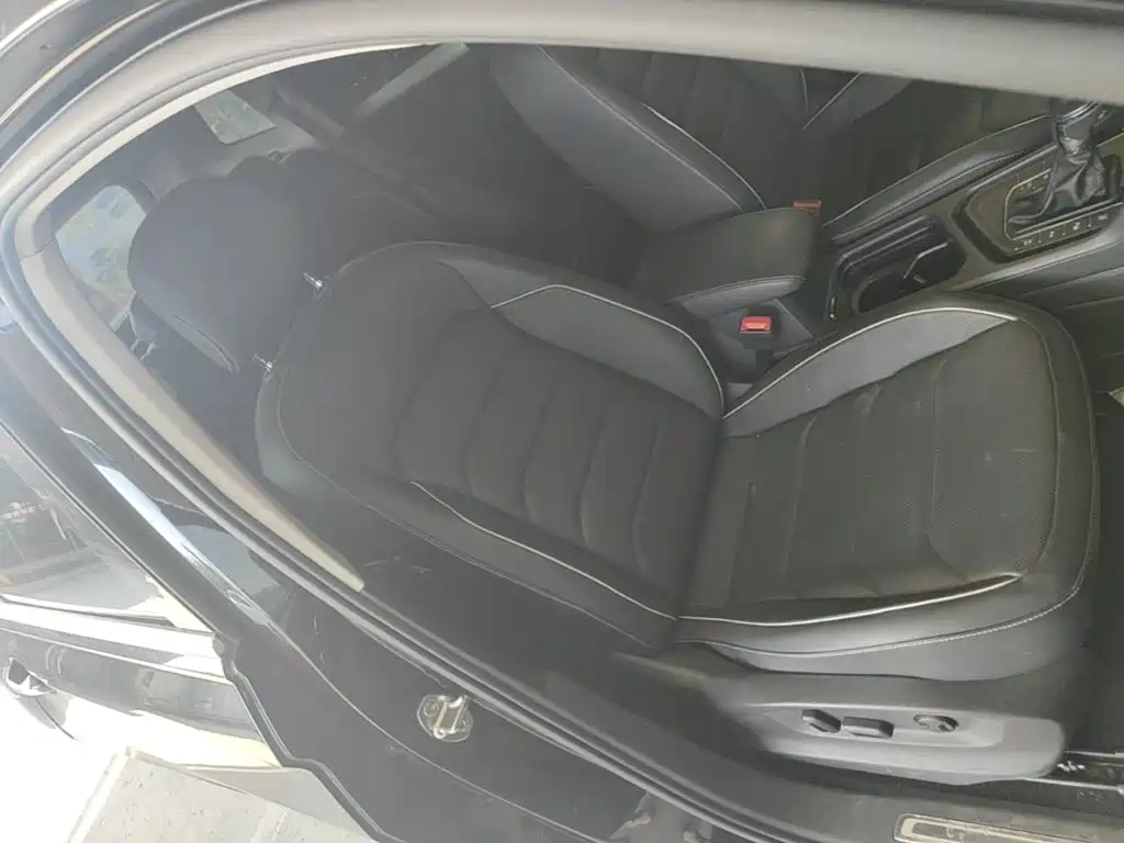 Volkswagen Tiguan L — миниатюра 25