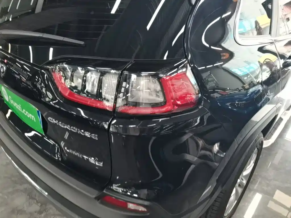 Jeep Cherokee — миниатюра 8