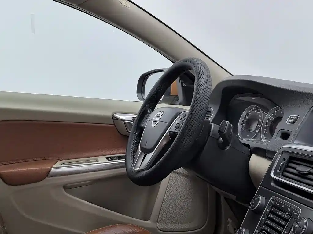 Volvo S60 (Import) — миниатюра 22