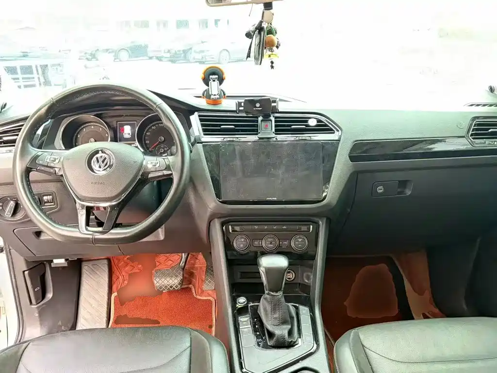 Volkswagen Tiguan L — миниатюра 10