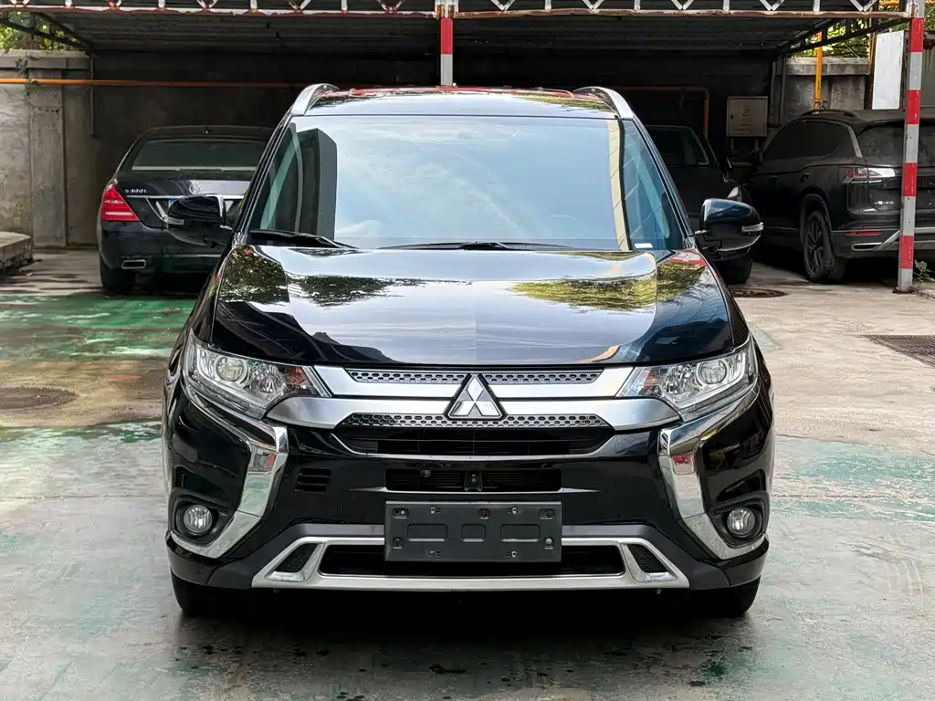 Mitsubishi Outlander — миниатюра 3