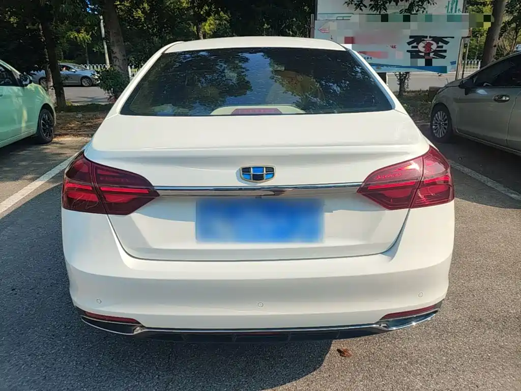 Geely Emgrand — миниатюра 6