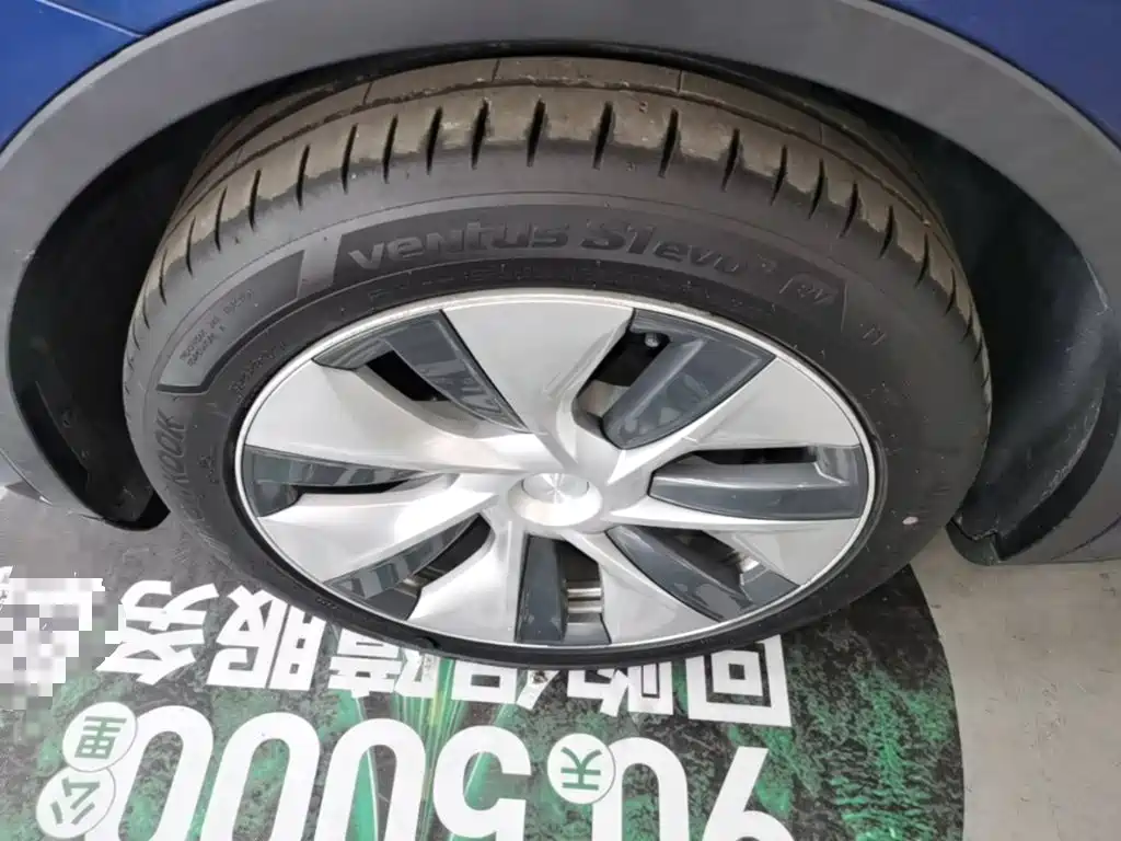 Tesla Model Y — миниатюра 23