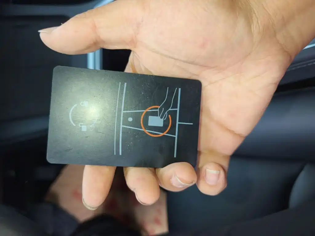 Tesla Model 3 — миниатюра 9