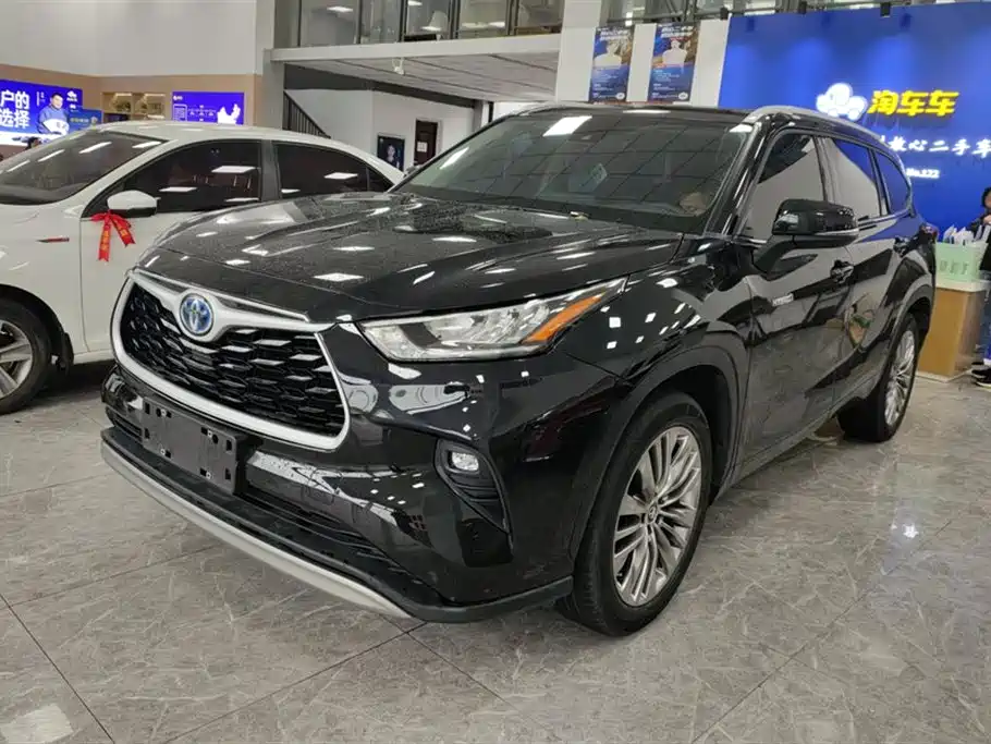 TOYOTA HIGHLANDER