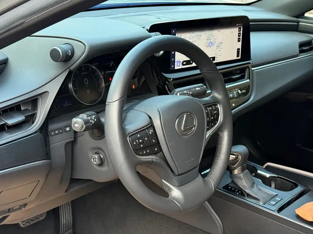 Lexus ES — миниатюра 18
