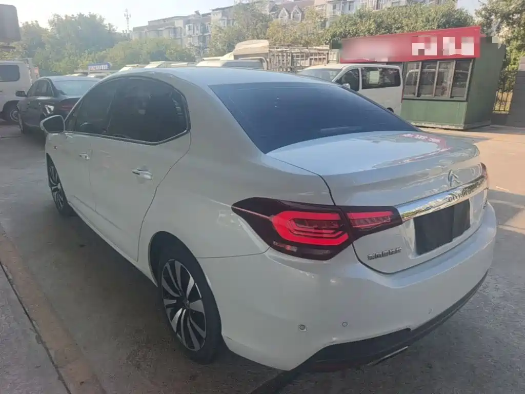 Citroen C4L — миниатюра 5