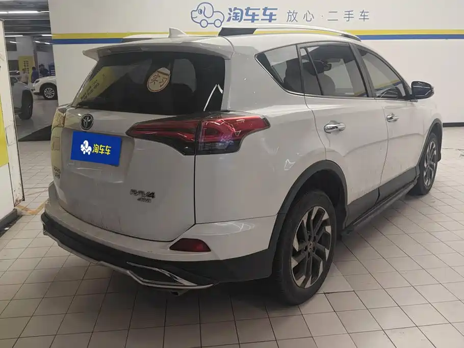 Toyota RAV4 — миниатюра 3