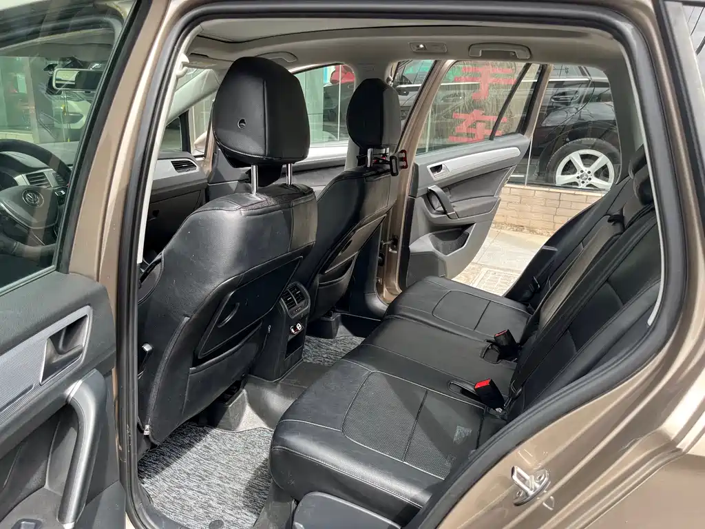 Volkswagen Golf Sportsvan — миниатюра 12