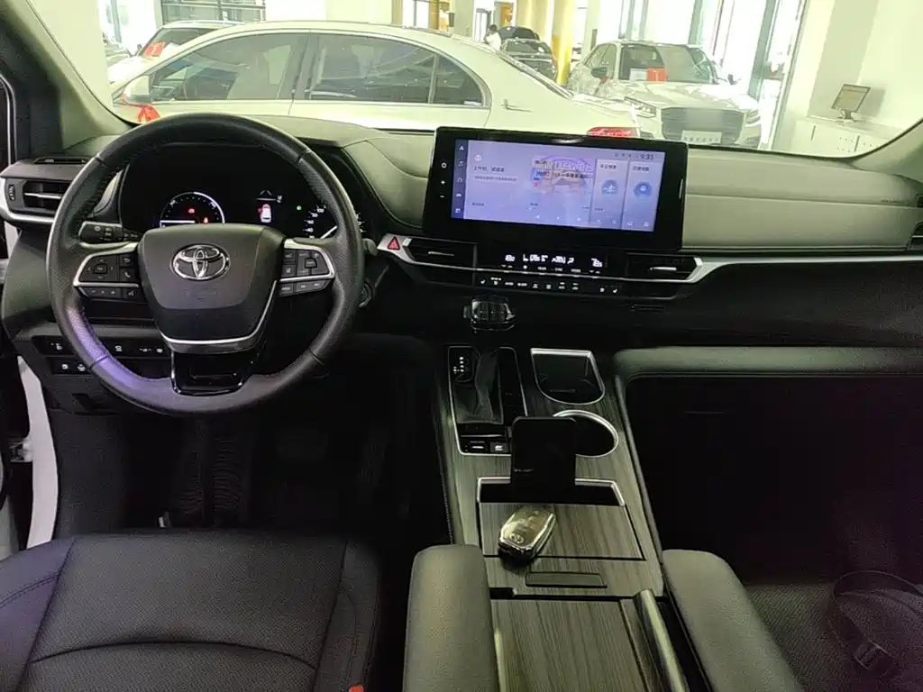 Toyota Sienna — миниатюра 10