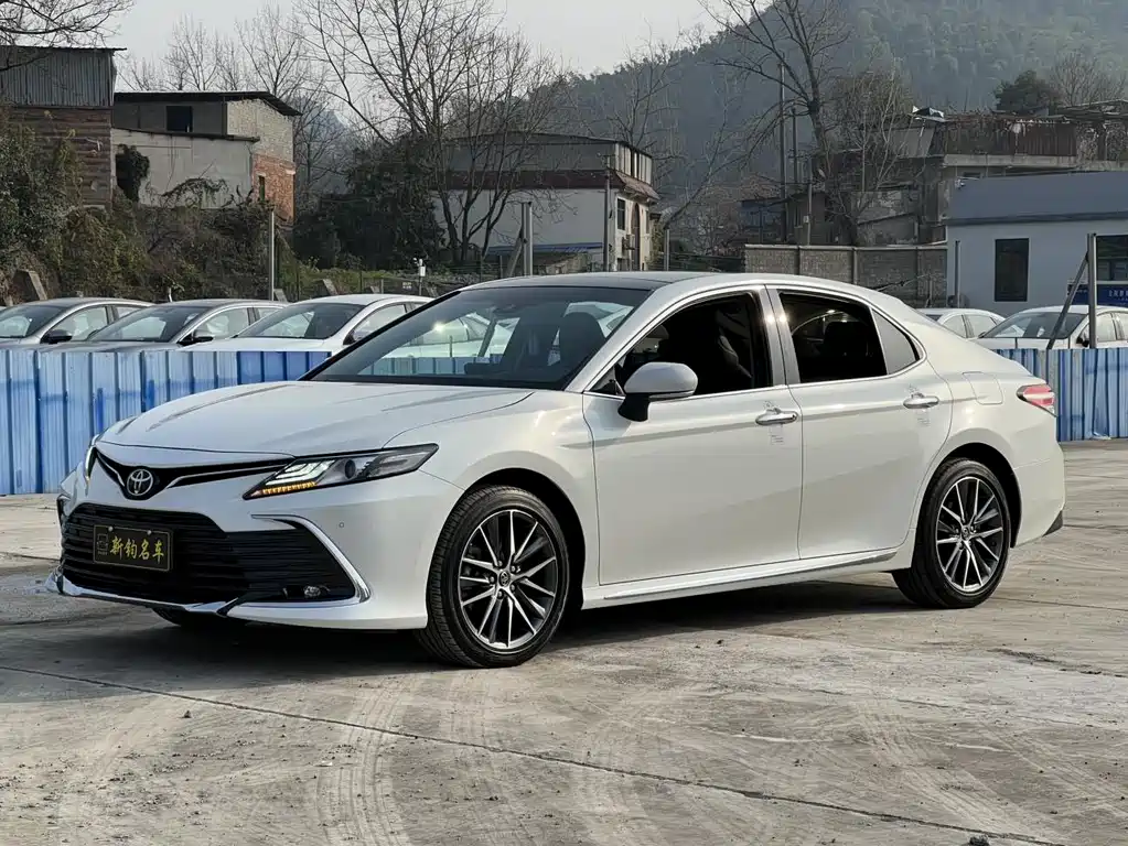 TOYOTA CAMRY