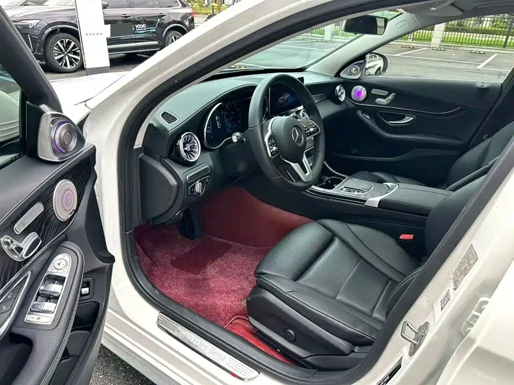 Mercedes-Benz C-Class — миниатюра 6