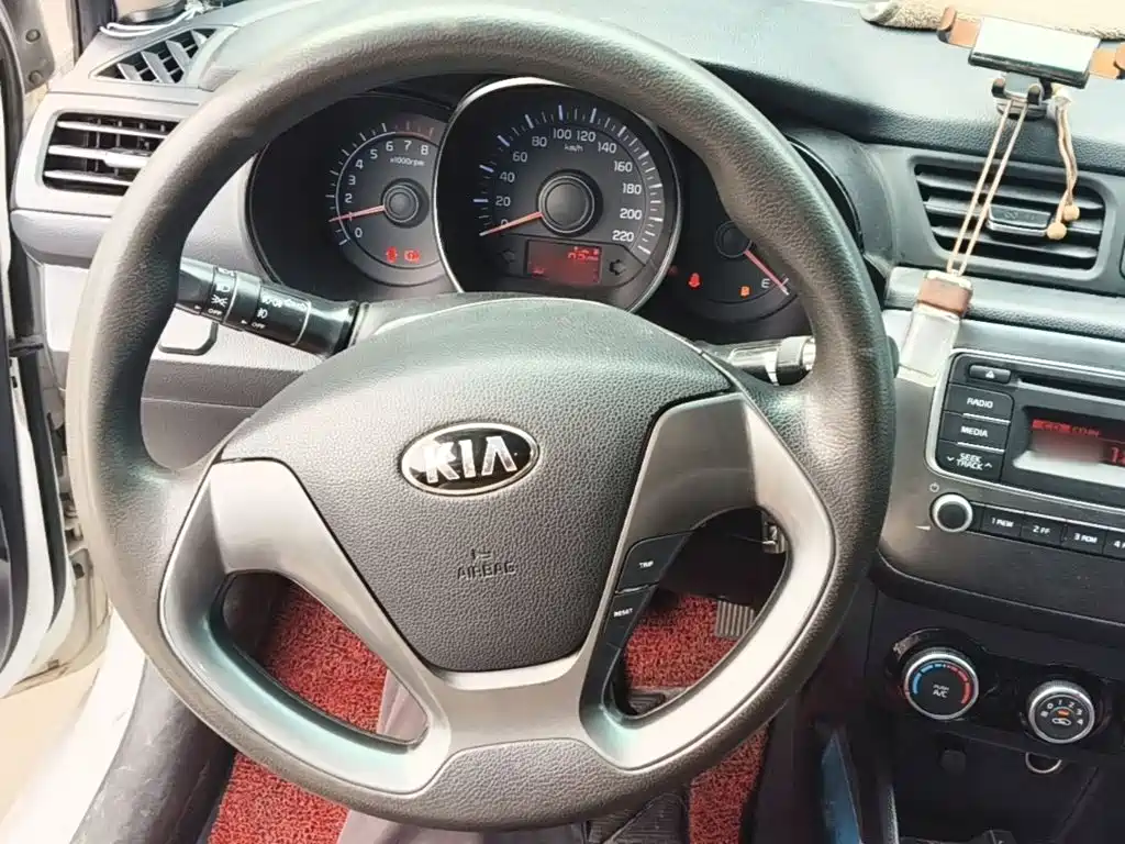 Kia K2 — миниатюра 11