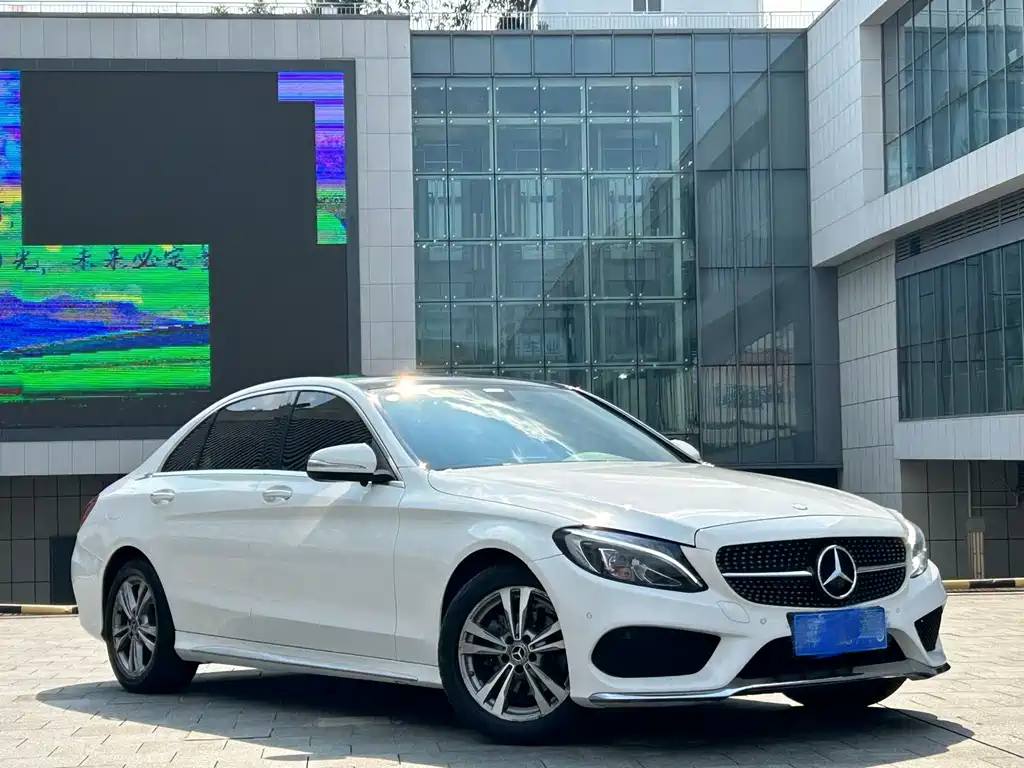 Mercedes-Benz C-Class — миниатюра 3