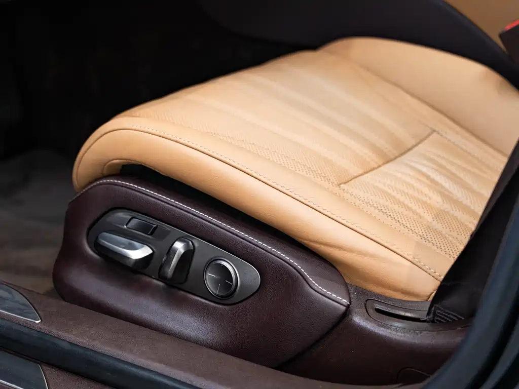 Lexus LS — миниатюра 21
