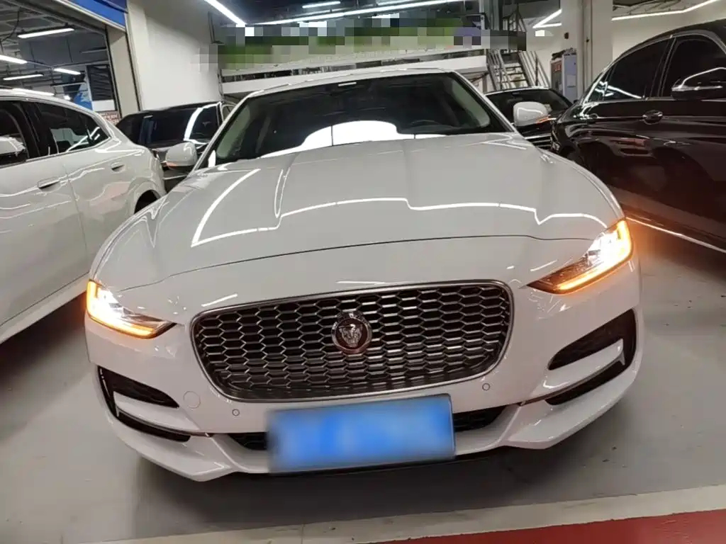 Jaguar XEL — миниатюра 3
