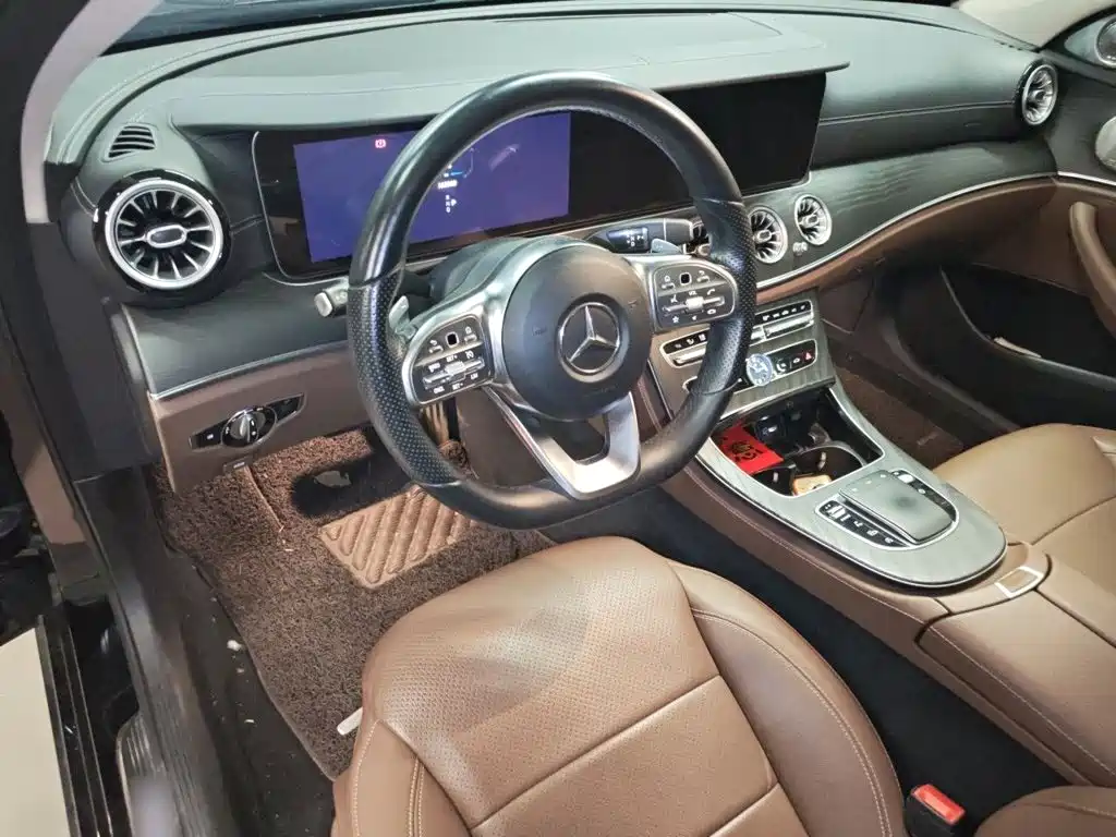 Mercedes-Benz E-Class — миниатюра 13