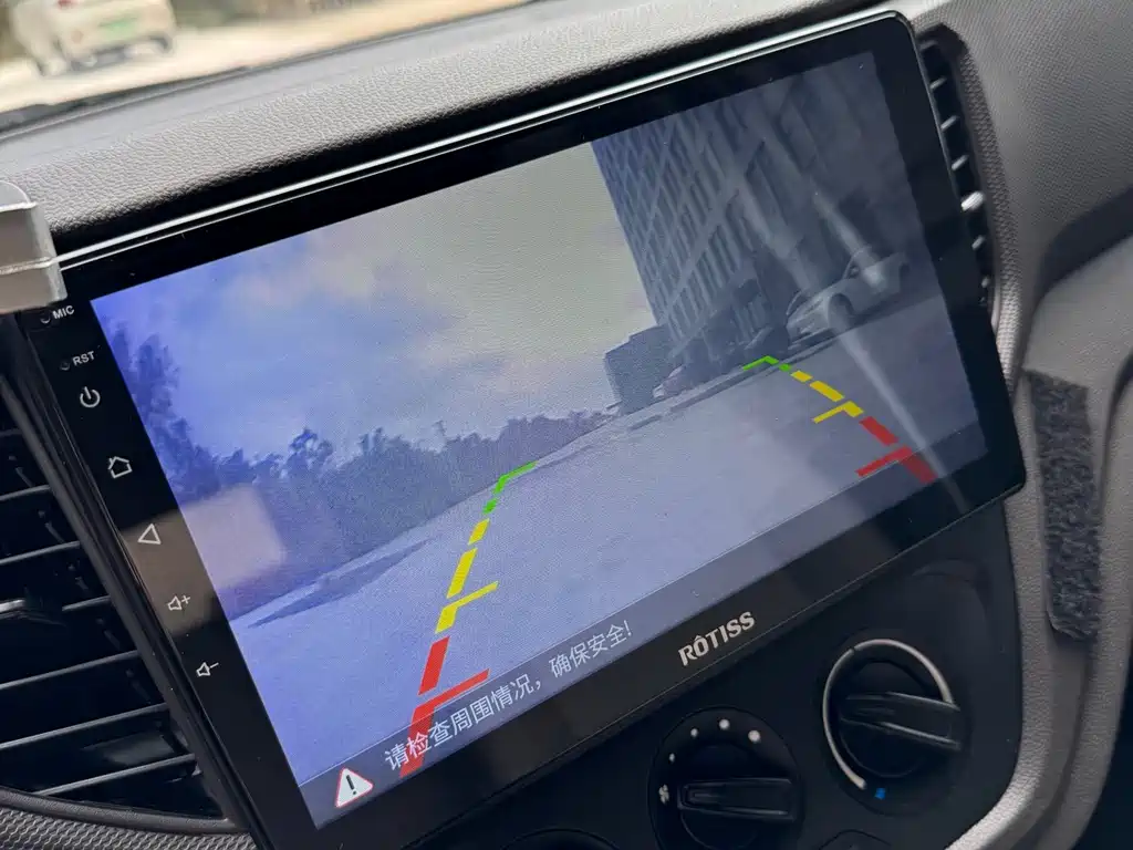Wuling Hongguang V — миниатюра 13