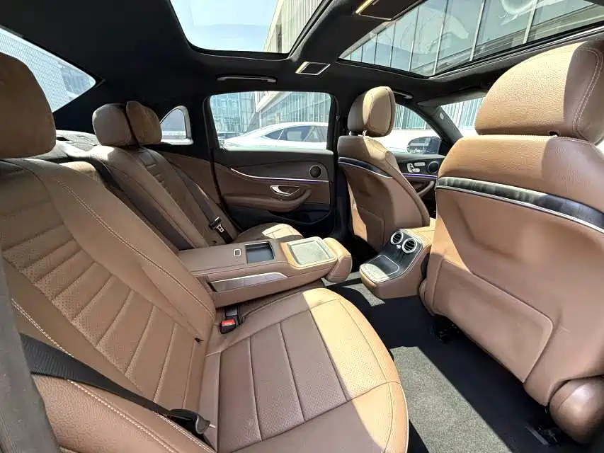 Mercedes-Benz E-Class — миниатюра 13