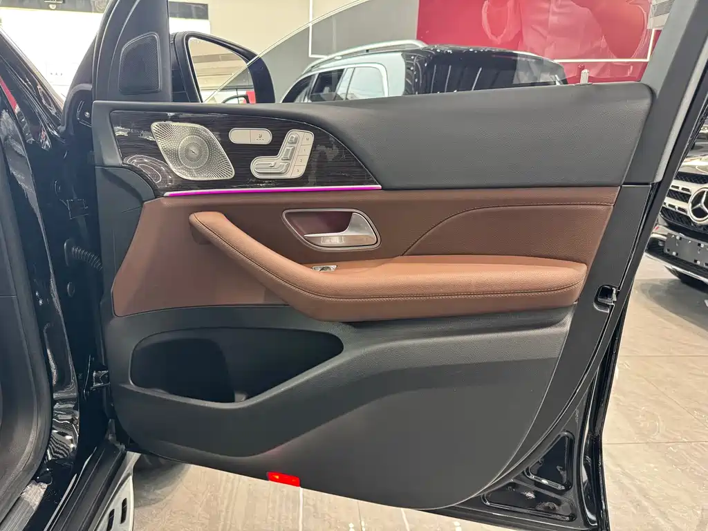 Mercedes-Benz GLE (Import) — миниатюра 18