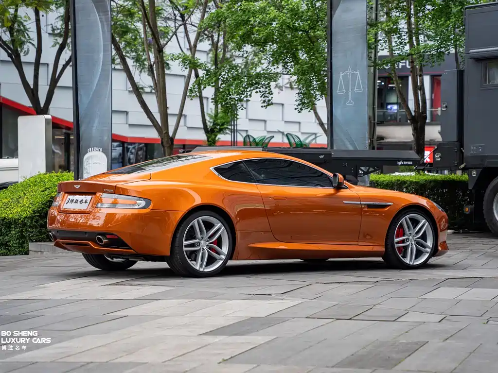 Aston Martin Virage — миниатюра 23