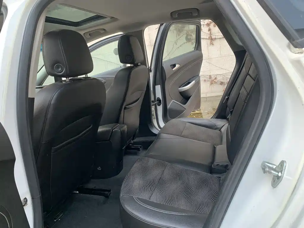 Buick Excelle — миниатюра 12